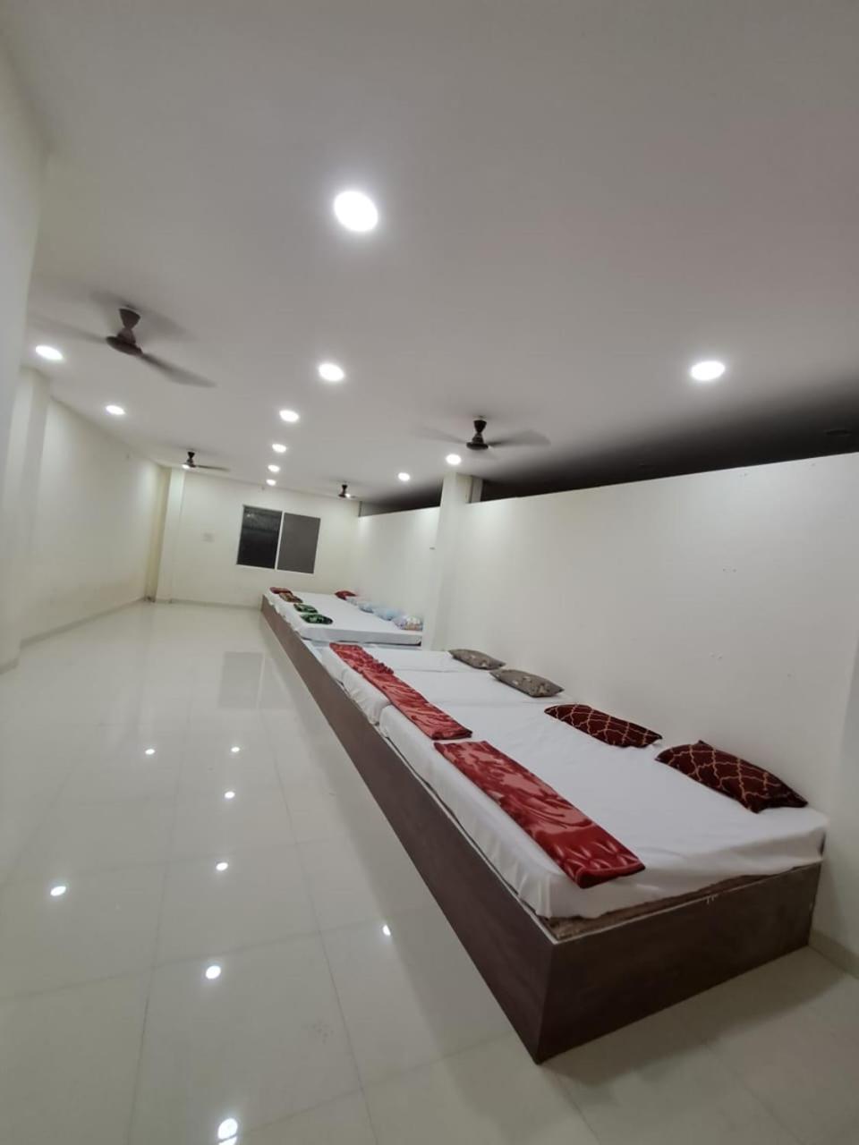 Shree Sawariya Yatri Grah Hotel Уджайн Екстериор снимка