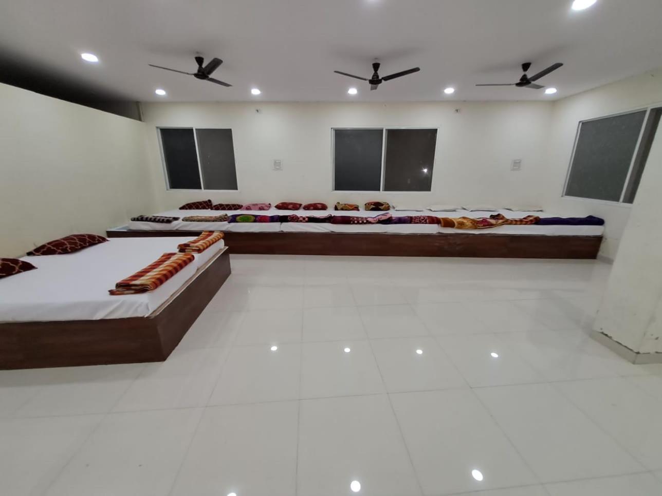 Shree Sawariya Yatri Grah Hotel Уджайн Екстериор снимка